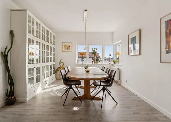 Sea And Meadow Views Space And Calm 尼堡